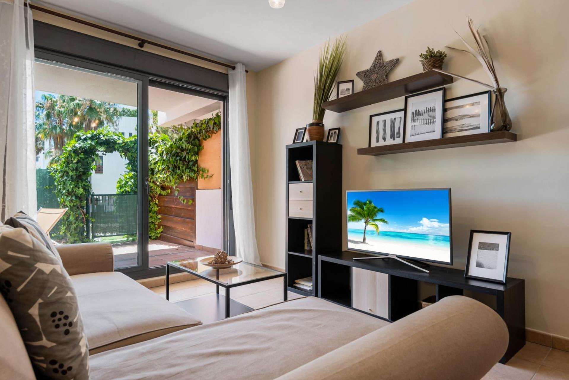 Apartamento Alamar Poolfront Garden By Costarentals - Ref 46 *
