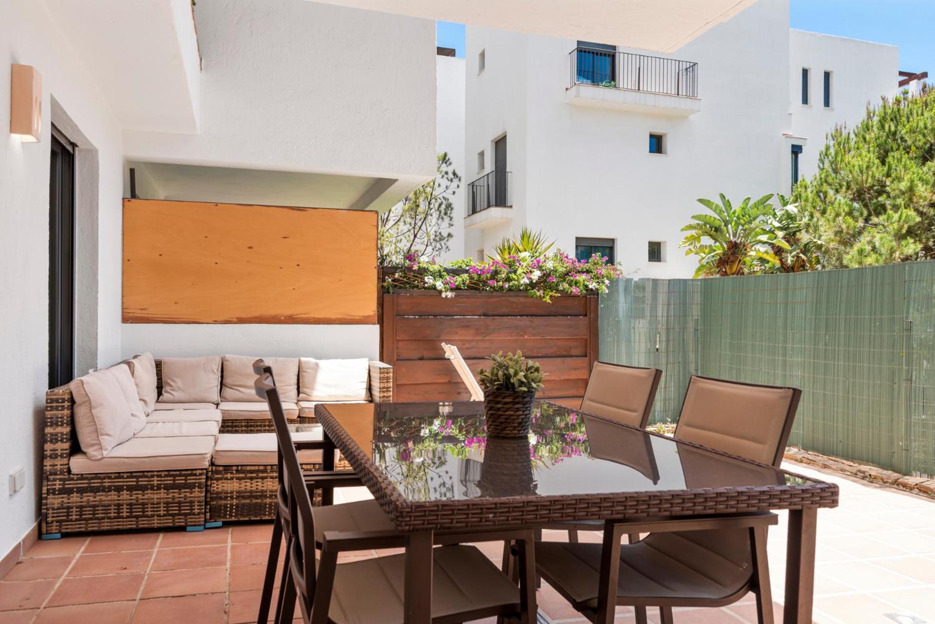 Alamar Poolfront Garden By Costarentals - Ref 46 Apartamento